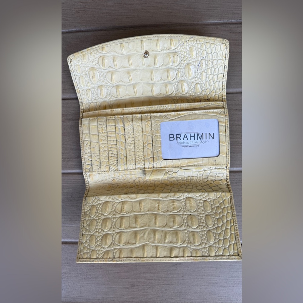 Brahmin Trifold Wallet - Picture 8 of 10